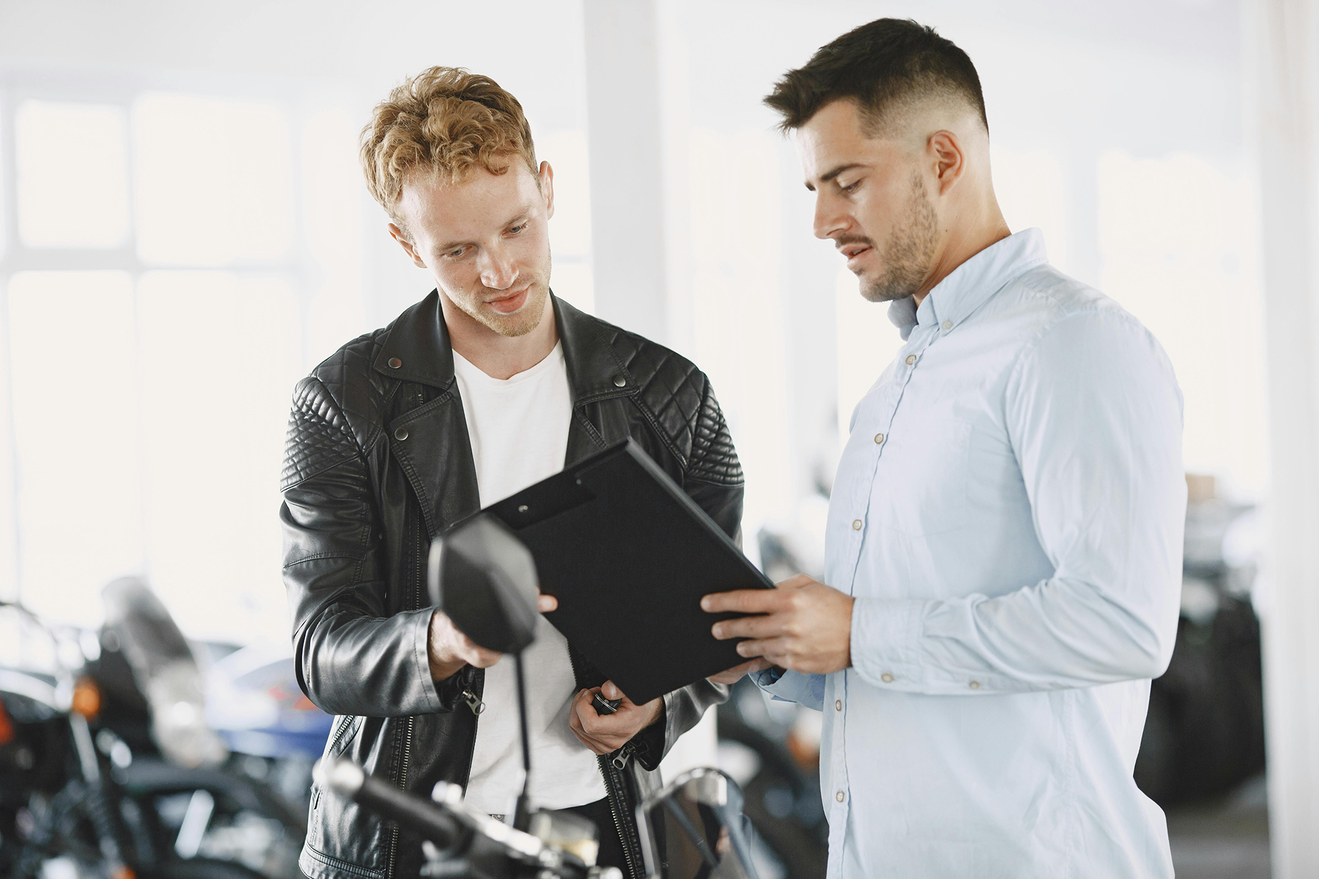 La  importancia del importe de compra-venta del coche o moto.